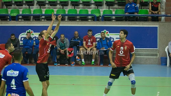 الفريق الاول للكرة