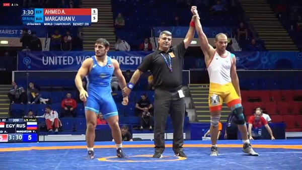 أحمد حسن لاعب المنتخب