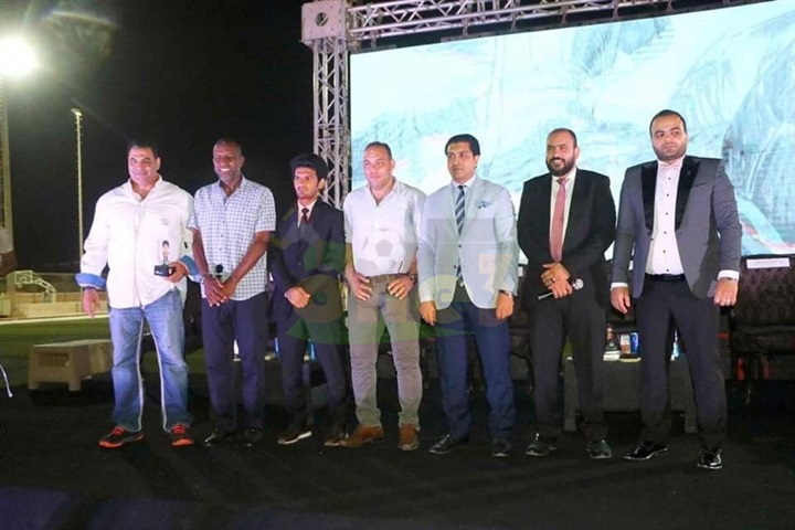 نجما الأهلي يترأسان