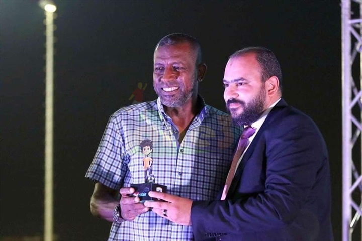 نجما الأهلي يترأسان