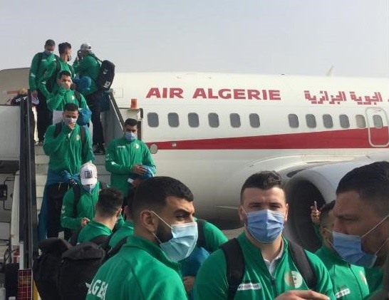 منتخب الجزائر يصل
