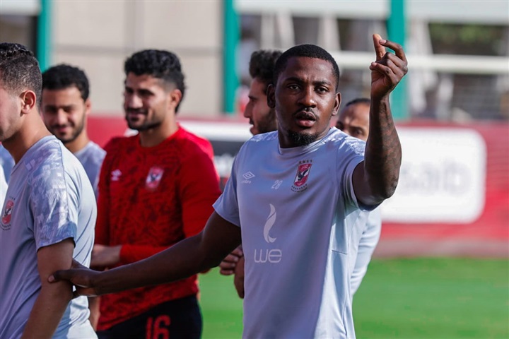 مفاجأة.. لاعب الاهلي